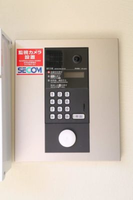 防犯カメラで入居者の安全と建物を守る~プリマの魅力 2 オートロック、インターホン