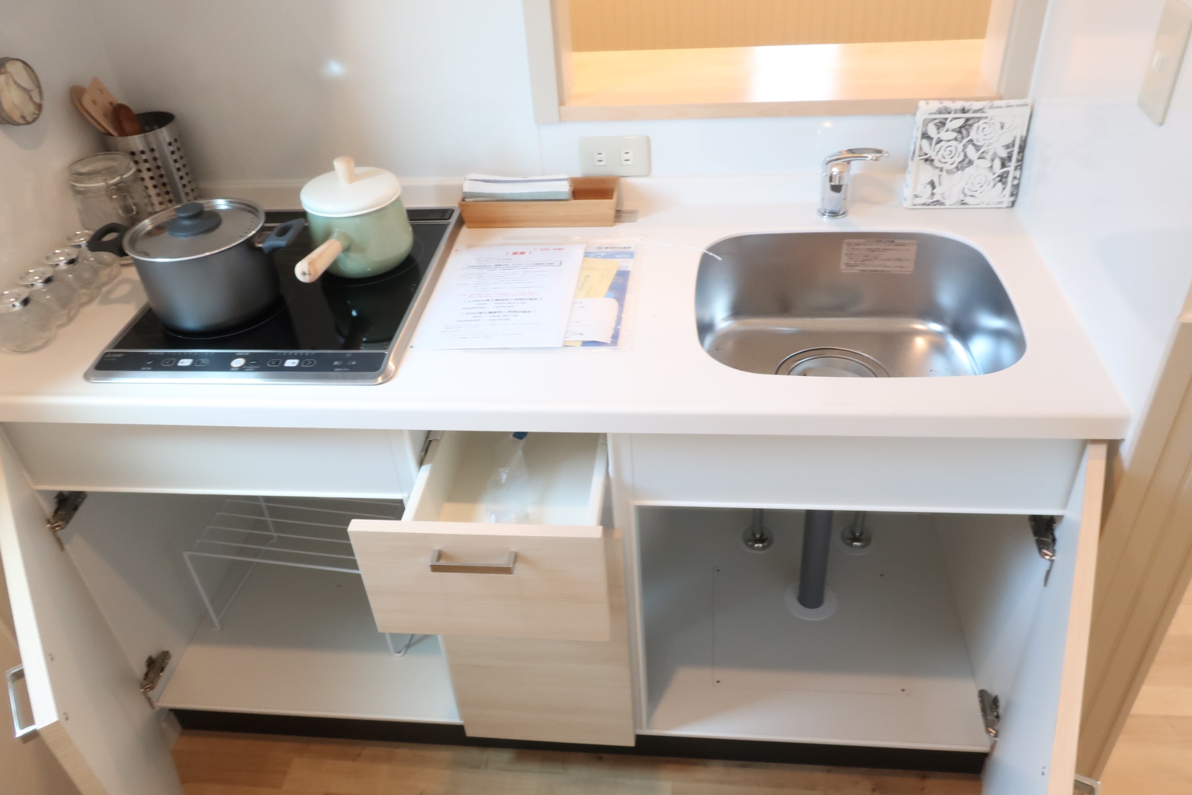 デザイナーズアパート「プリマルーチェ金沢八景」のキッチン画像