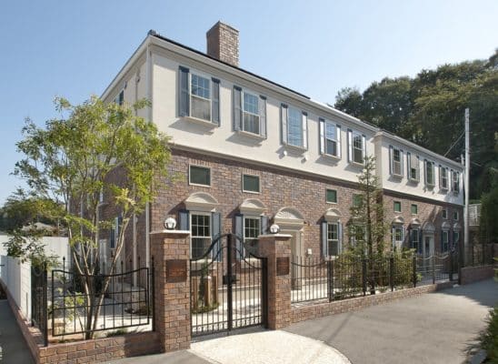 ワンルームのアパート建築、やめたほうがいい? 4 神奈川県横浜市にある女性専用一人暮らし向けアパートPRIMAの外観デザインの画像