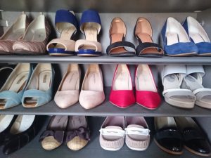 女性の下駄箱