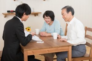 オーナーと担満室カフェ 担当者の打ち合わせイメージ